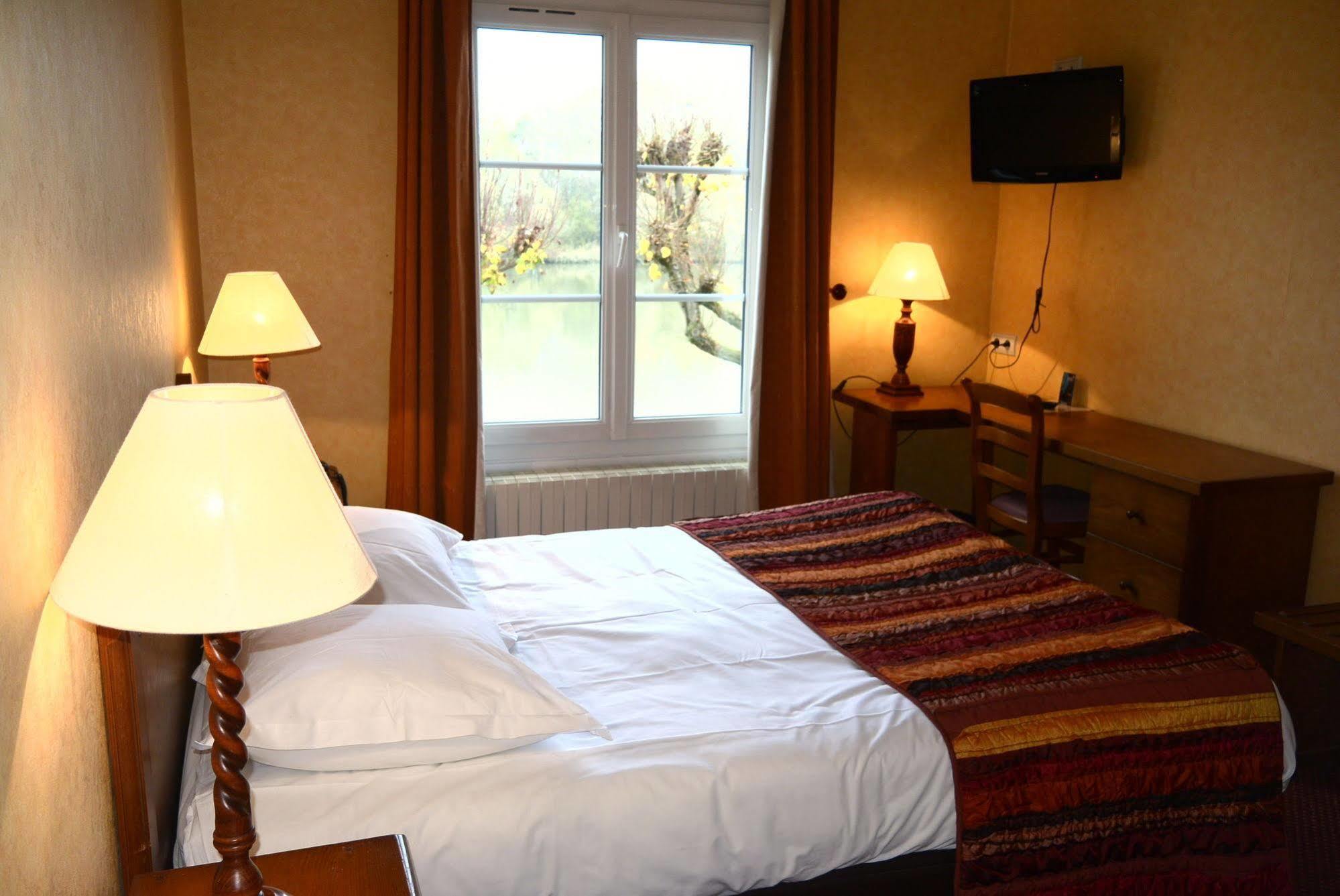 Hostellerie De Pavillon Saint-Hubert กูวิเยอซ์ ภายนอก รูปภาพ